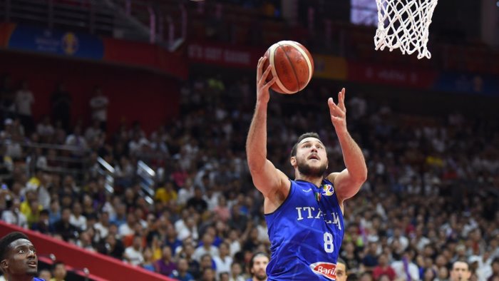 gallinari fa festa con atlanta prima doppia cifra per mannion