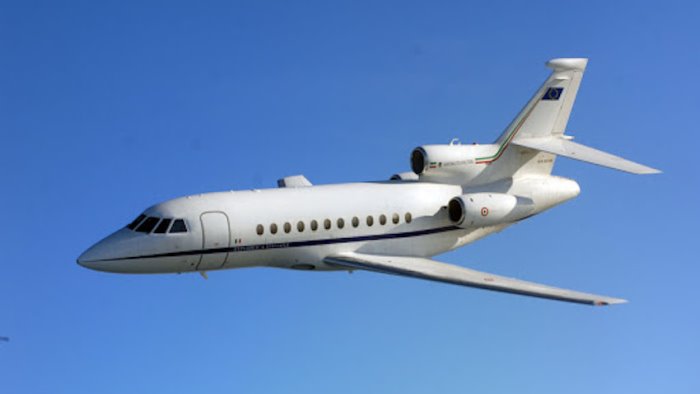 uomo rischia la vita si alza in volo aeronautica militare