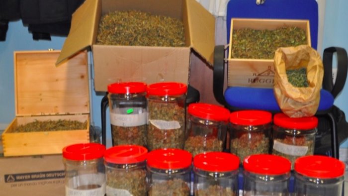 droga e munizioni per armi da guerra arrestato 51enne a cava