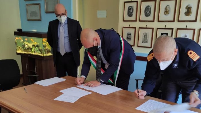 firma storica a taranto per il comune di monte di procida