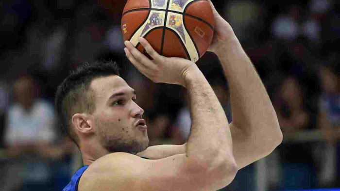gallinari guida la rimonta di atlanta panca per melli e manni
