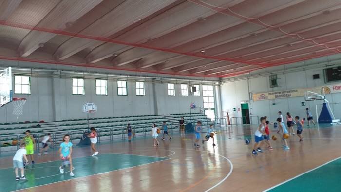 baronissi ok il centro vaccinale negli spazi del palairno