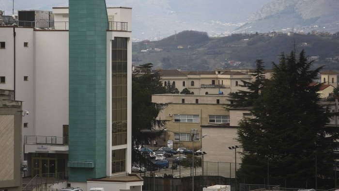 matteo 30 anni trovato senza vita nel letto di casa