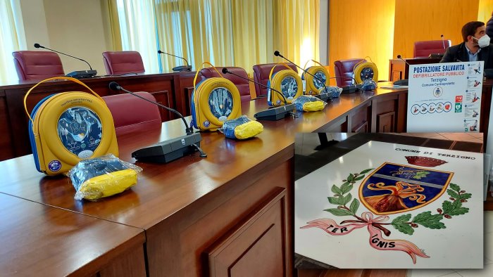 nuovi defibrillatori a terzigno altri cinque presidi salvavita in paese