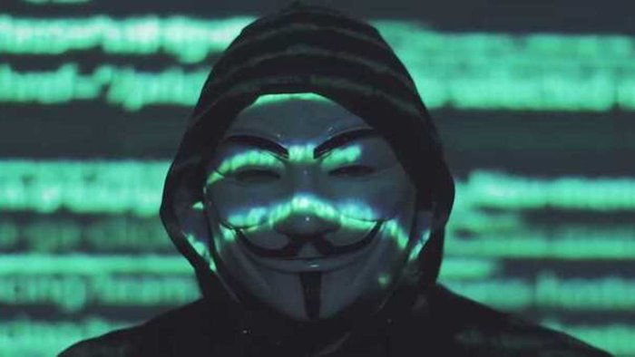 anonymous manda un messaggio ai russi insorgete contro putin