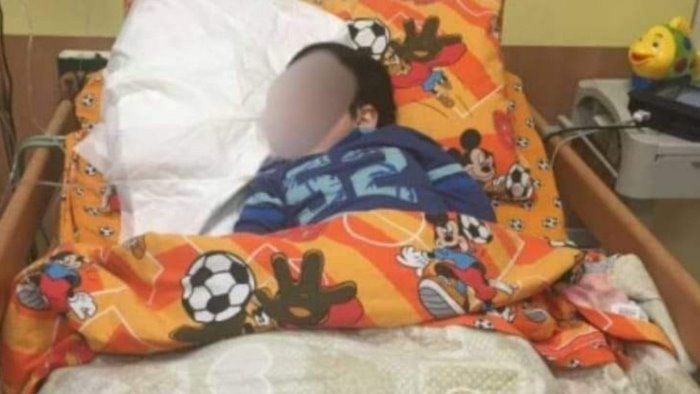 giuliano non ce l ha fatta morto al santobono il bimbo abbandonato dai genitori