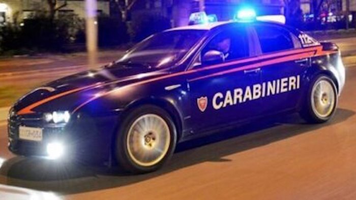 movida blitz dei carabinieri in discoteca fatti uscire dal locale 200 ragazzi