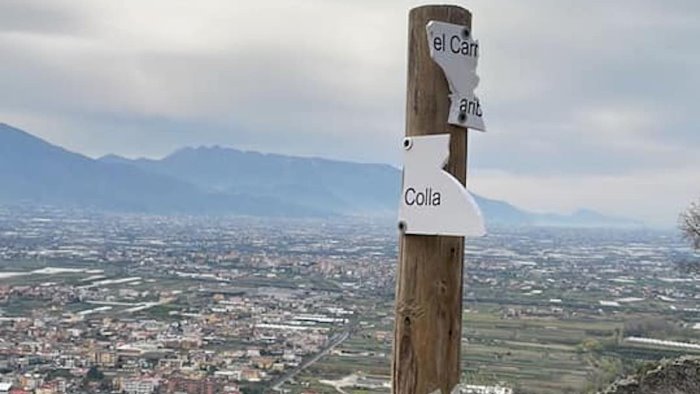 vandali in azione a sarno distrutta la segnaletica dei sentieri escursionistici