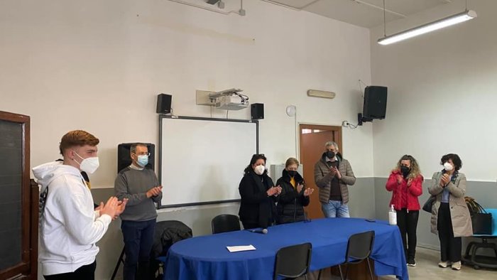 raccolta fondi per le famiglie ucraine in prima linea gli studenti di sarno