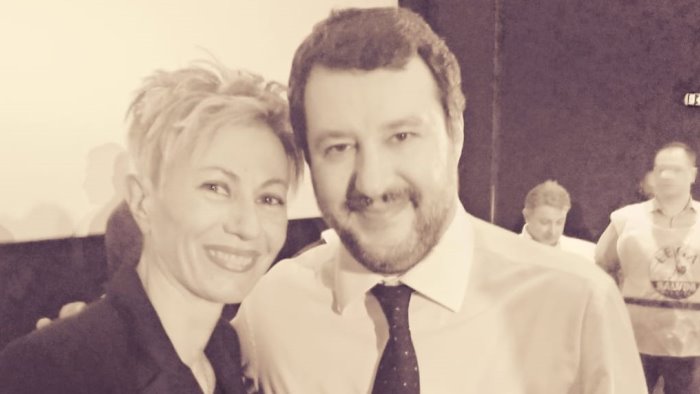 lega l emorragia continua vanno via i sostenitori della prima ora