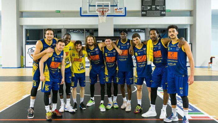 basket scafati domina anche sul parquet dell eurobasket roma 82 109