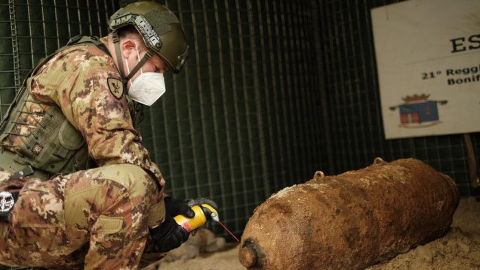 bomba day a sapri oggi le operazioni di disinnesco evacuate circa 580 persone