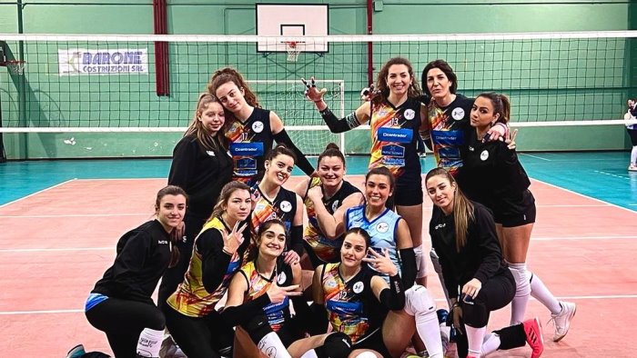 volley b2 la contrader volare fa bottino pieno con la molinari napoli