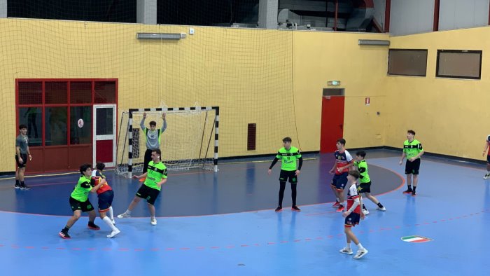 la pallamano benevento fa suo il derby h c sannio ko