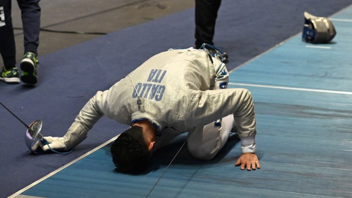 scherma cdm sciabola gallo e pronto per la prova di budapest