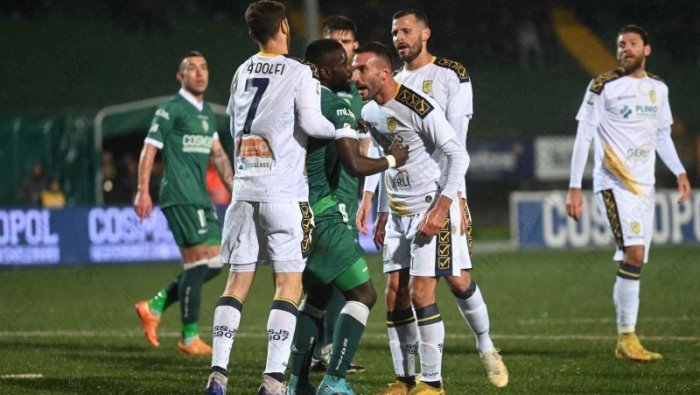 juve stabia avellino novellino perde un attaccante per il derby ma non solo