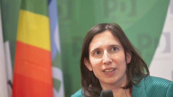 autonomia schlein calderoli sta forzando la costituzione