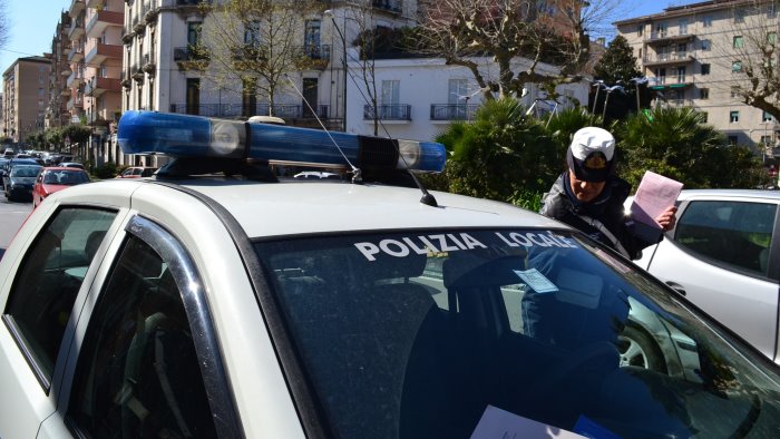 cava al setaccio piu controlli in citta oltre 50 multe recuperata auto rubata