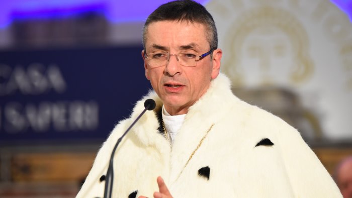 unisannio il rettore canfora nominato ufficiale dell ordine al merito