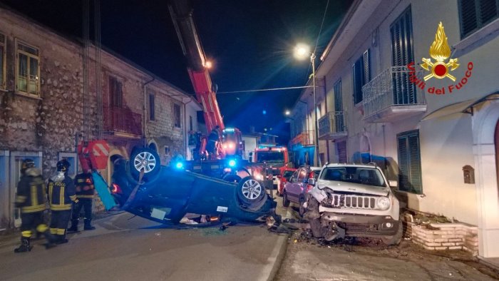 incidente nella notte a lapio due giovani coinvolti e una donna in ospedale