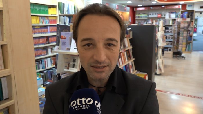 napoli svelata forgione citta unica foriera di storie universali