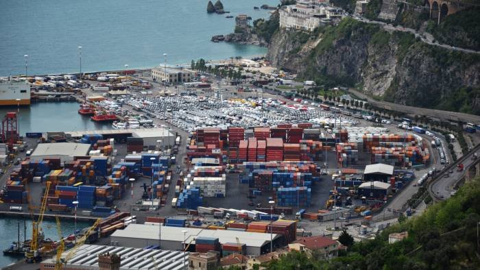 porto di salerno continua il trend positivo crescono i traffici commerciali