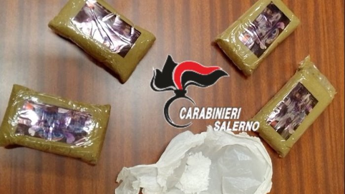 trovato in possesso di 4 panetti di hashish 33enne in carcere