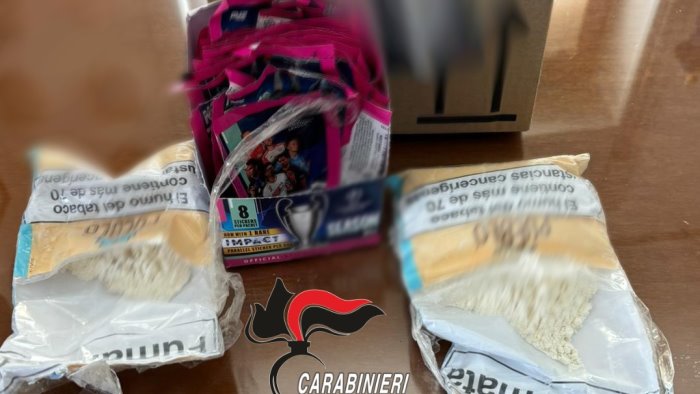 pompei acquista figurine e gli spediscono anche eroina