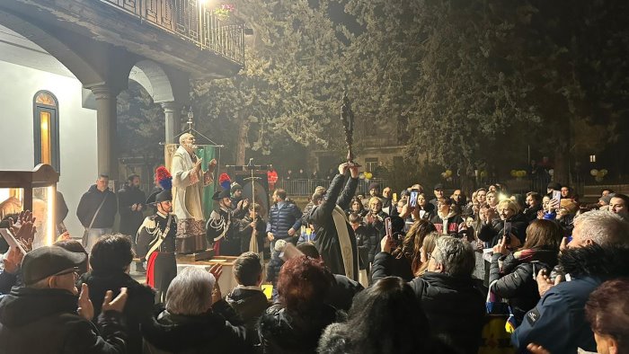 melito irpino fede e commozione intorno alle reliquie di san pio