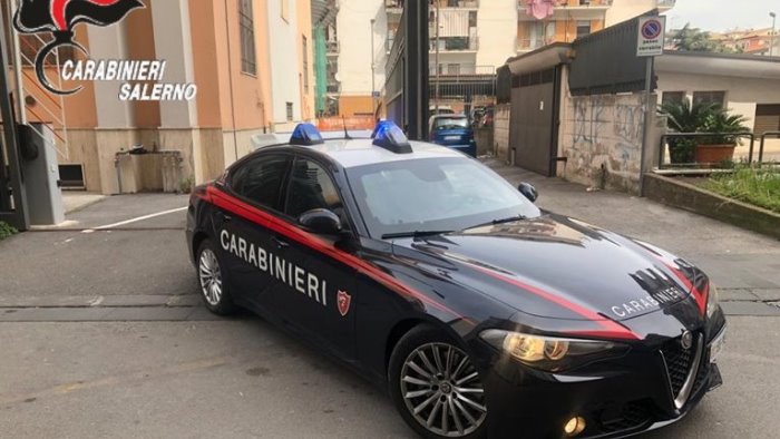 non accetta il rifiuto di una donna e la perseguita in azione i carabinieri