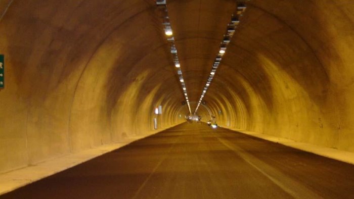 ofantina lavori nella galleria malopasso da lunedi senso unico alternato