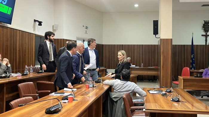 bagarre in aula sulla commissione sicurezza nargi accuse strumentali