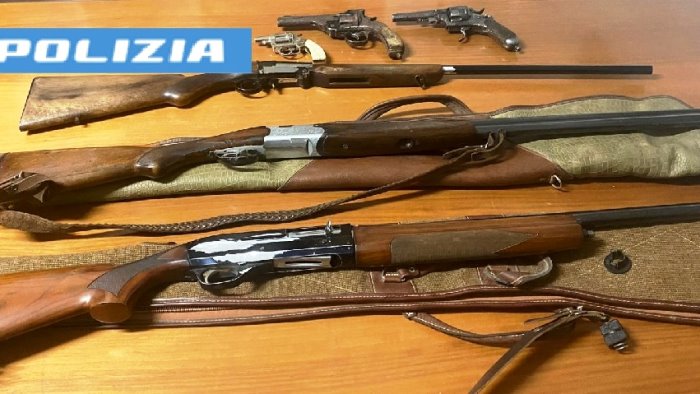 san vitaliano rinvenuti e sequestrati fucili e pistole ad opera di ignoti
