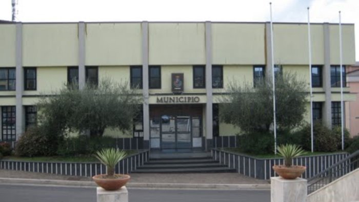 fisciano criticita nella gestione del settore edilizio licenziato dipendente