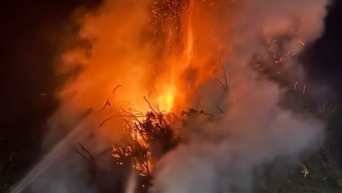 bisaccia sfregio vandalico al falo di san giuseppe acceso in anticipo