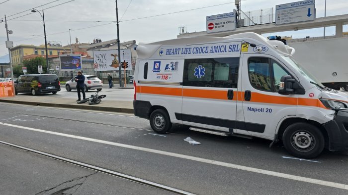 napoli morto il ciclista investito da un ambulanza in via marina