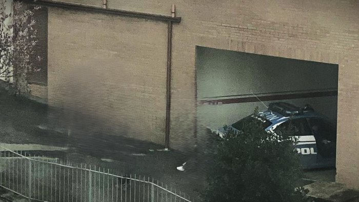 ariano un auto rubata e circa una decina di garage aperti nella notte