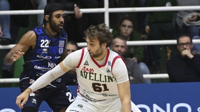 avellino basket chinellato dovra operarsi