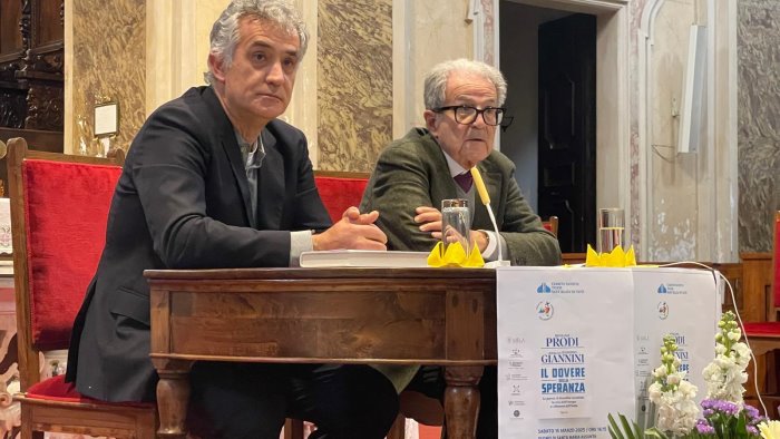 romano prodi a sant agata de goti per presentare il dovere della speranza