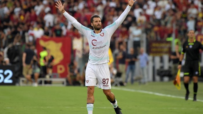 salernitana l ex candreva dice addio al calcio giocato