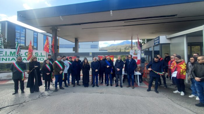 dramma arcelormittal buonopane fronte comune appello a governo e regione