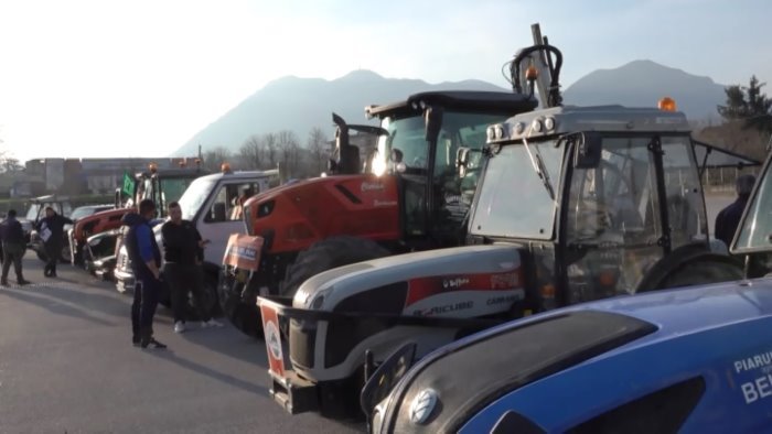 l irpinia i trattori e le radici della sacrosanta protesta dei contadini