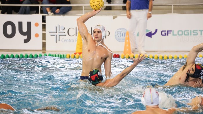 pallanuoto a2 la rari nantes salerno dilaga nel derby con il circolo nautico