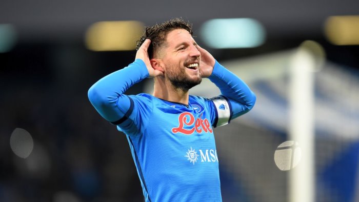 mertens a giugno diventera cittadino onorario di napoli