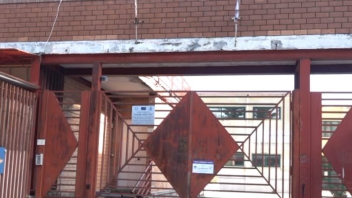 professoressa arrestata per abusi sessuali a scuola nominate due psicologi