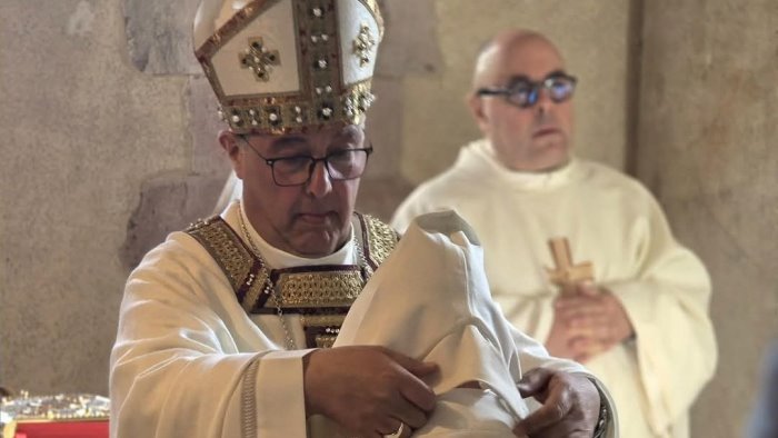 abbazia del goleto storia e fede rivivono tra pietre canti e incensi