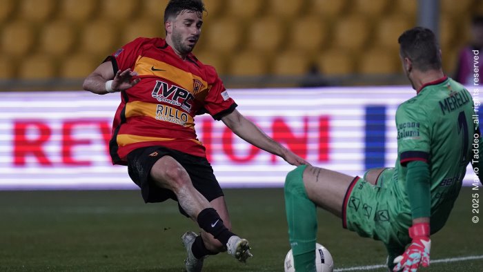 giudice sportivo panico dell avellino salta il derby