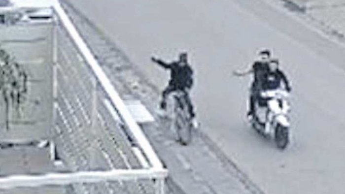 caccia ai bangla follia antistraniero a san gennaro vesuviano indagini al palo