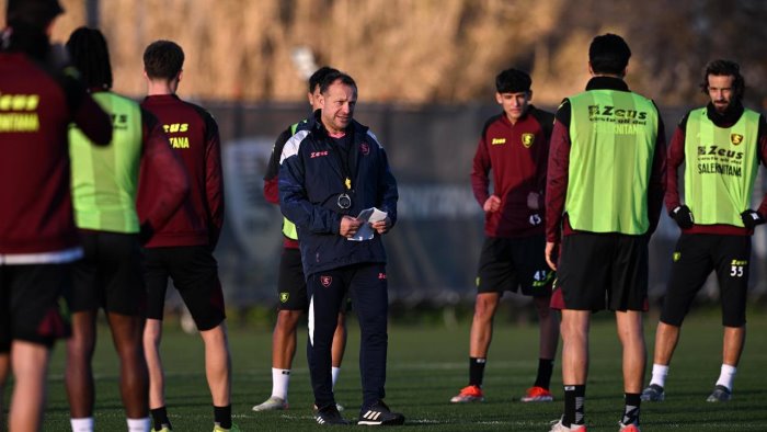 salernitana il maltempo blocca il test all arechi e lochoshvili resta a riposo