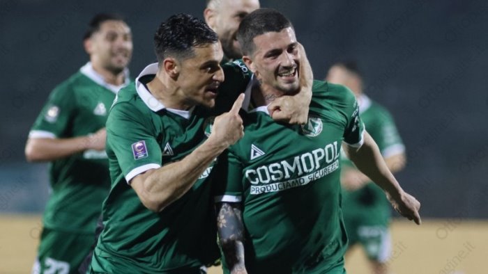 avellino da risposta o da allungo primo esame da capolista